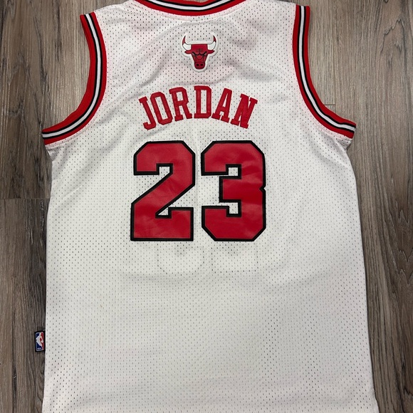 Vintage Youth Medium Nike Michael Jordan White Jersey - Picture 2 of 6